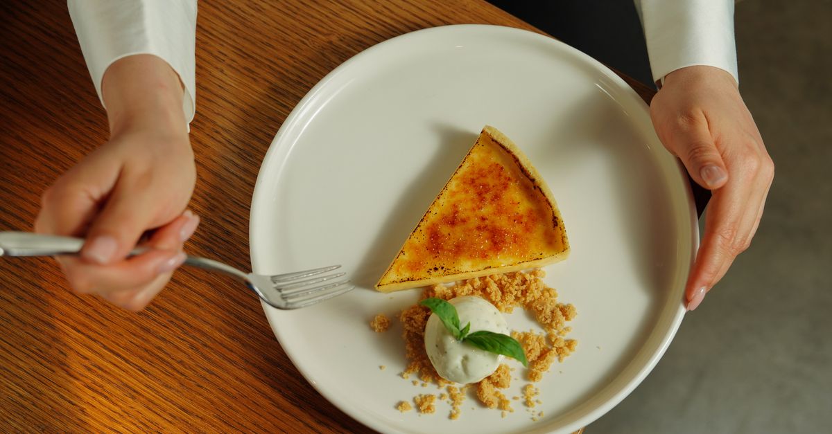 Creme brulee dessert