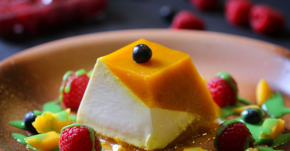 Panna cotta dessert