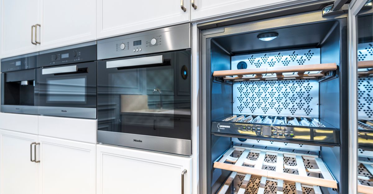 Commercial walk-in refrigeration